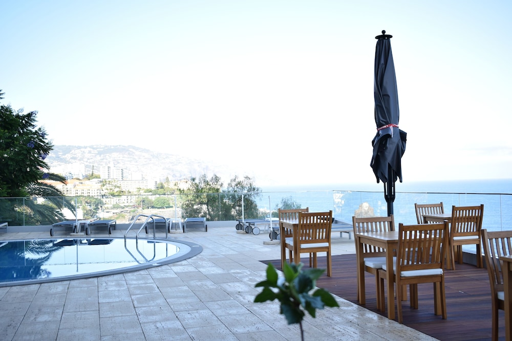 Madeira Regency Cliff - Adults Only 42/50