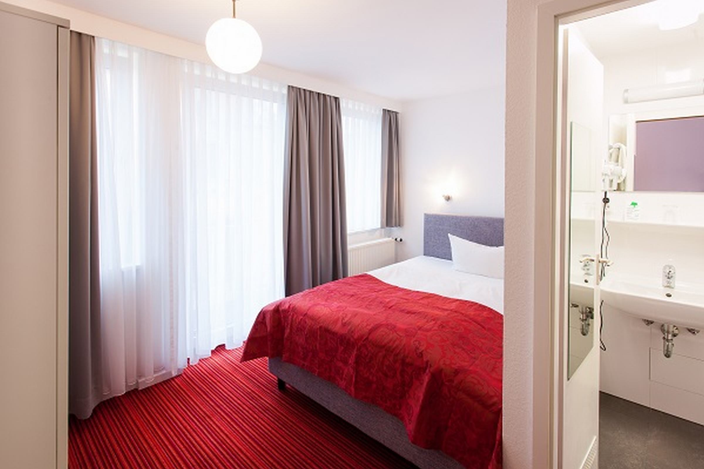 Standard, Double Bed