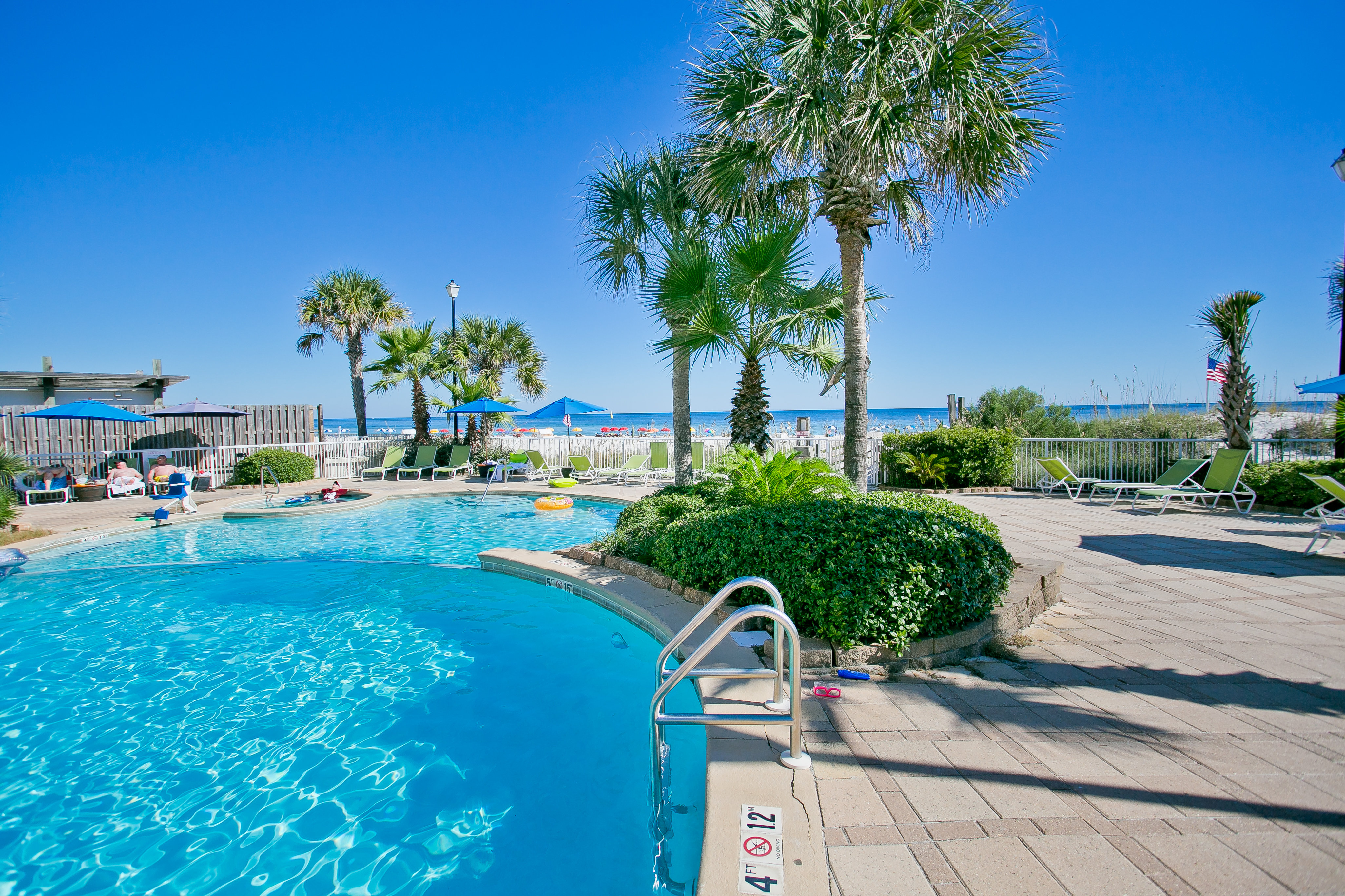 Holiday Inn Express Orange Beach-On The Beach 41/42
