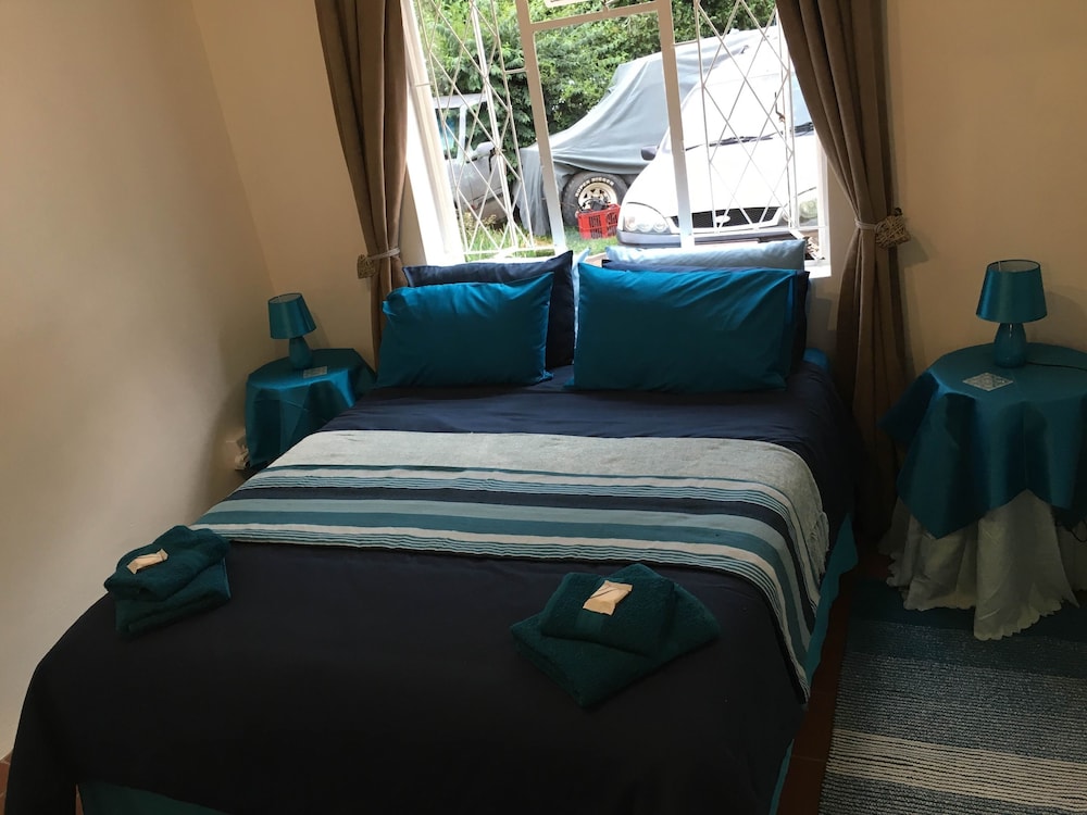 Sunbird Guest House 10/50