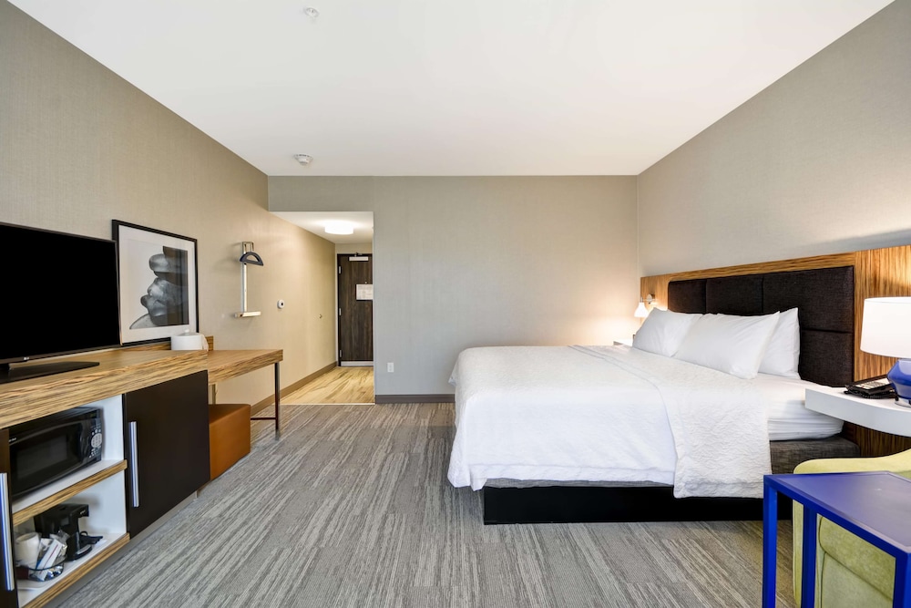 Hampton Inn Suites Detroit Warren 10/49