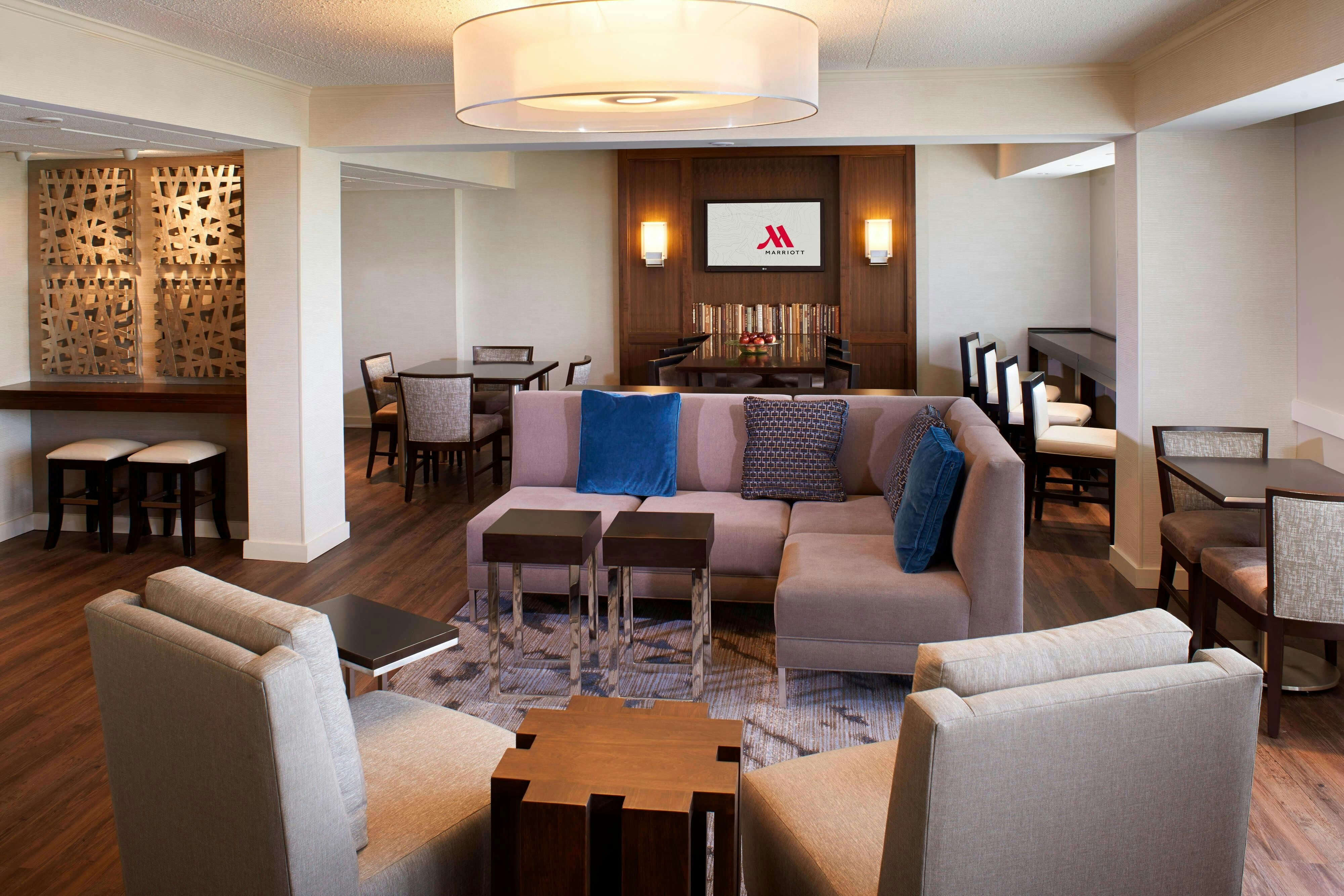 Detroit Metro Airport Marriott 23/47