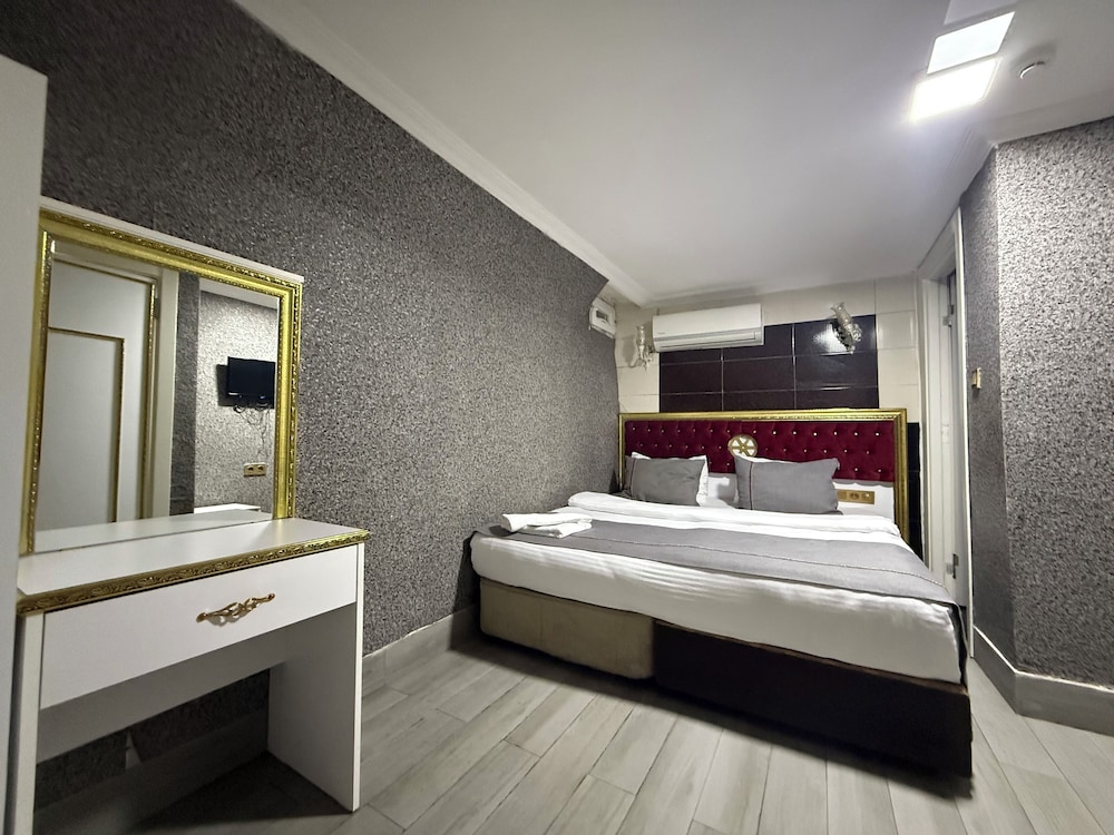 Economy, Basement, Double Bed, No Window