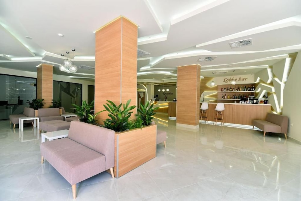 Grifid Hotel Foresta 8/40