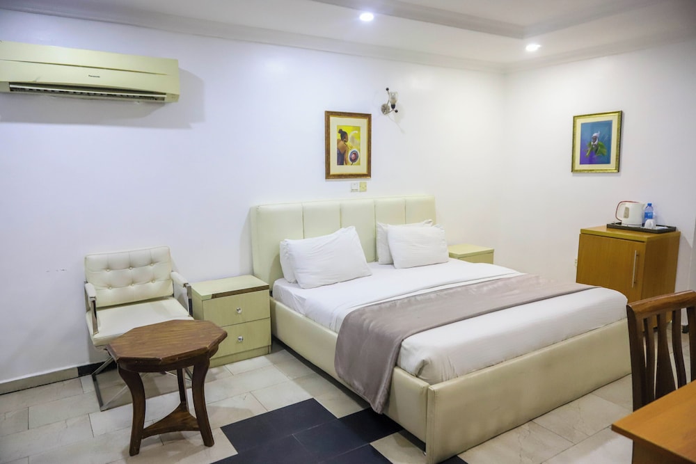 3j Apos S Hotel Ltd 20/64