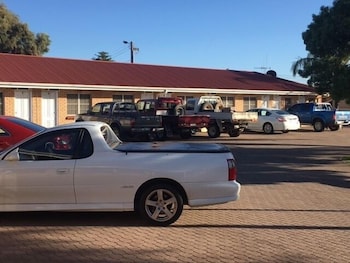 CHARLES RASP MOTOR INN AND COTTAGES 3/56