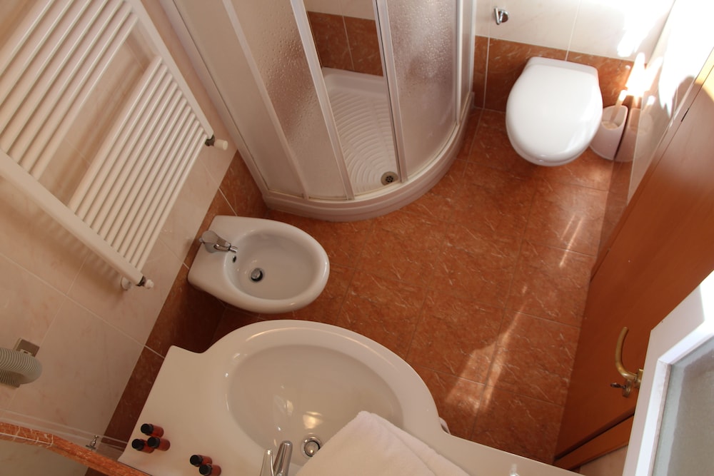Hotel Antares 27/28