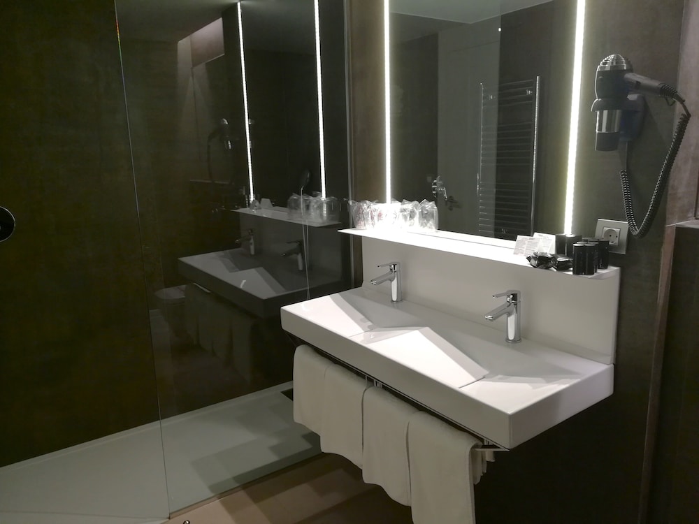 Hotel Spa Ciudad de Binefar 42/43