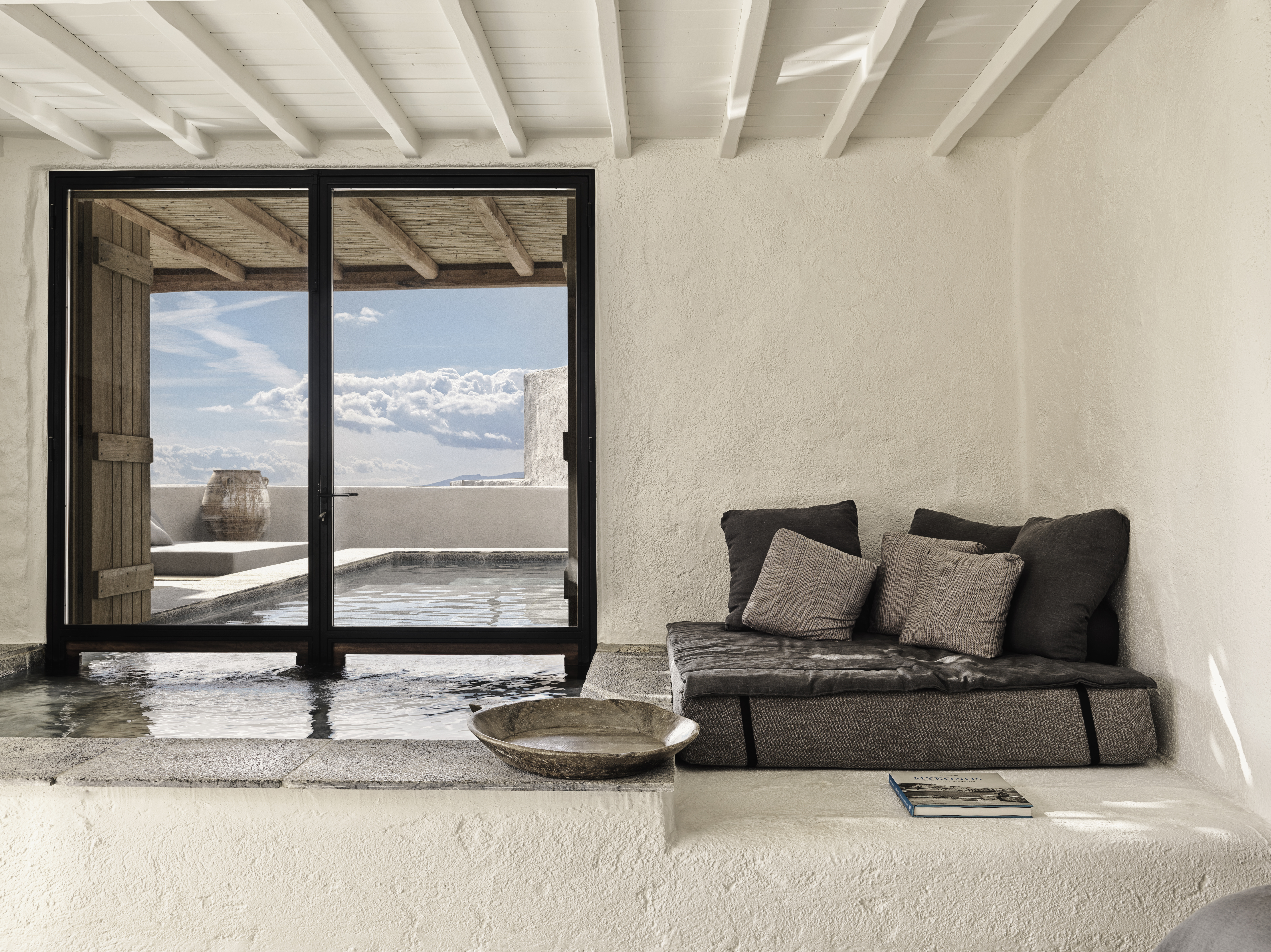 Nomad Mykonos 29/50