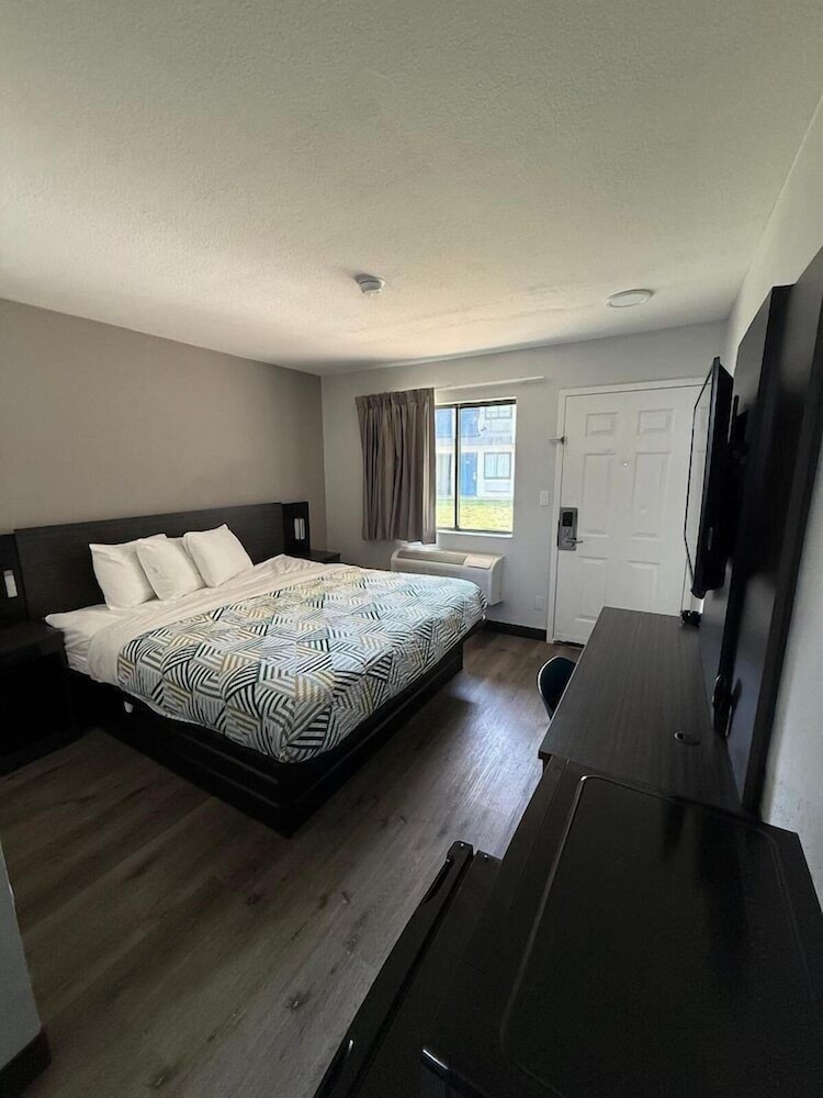 Motel6 Enfield, CT - Hartford 13/57