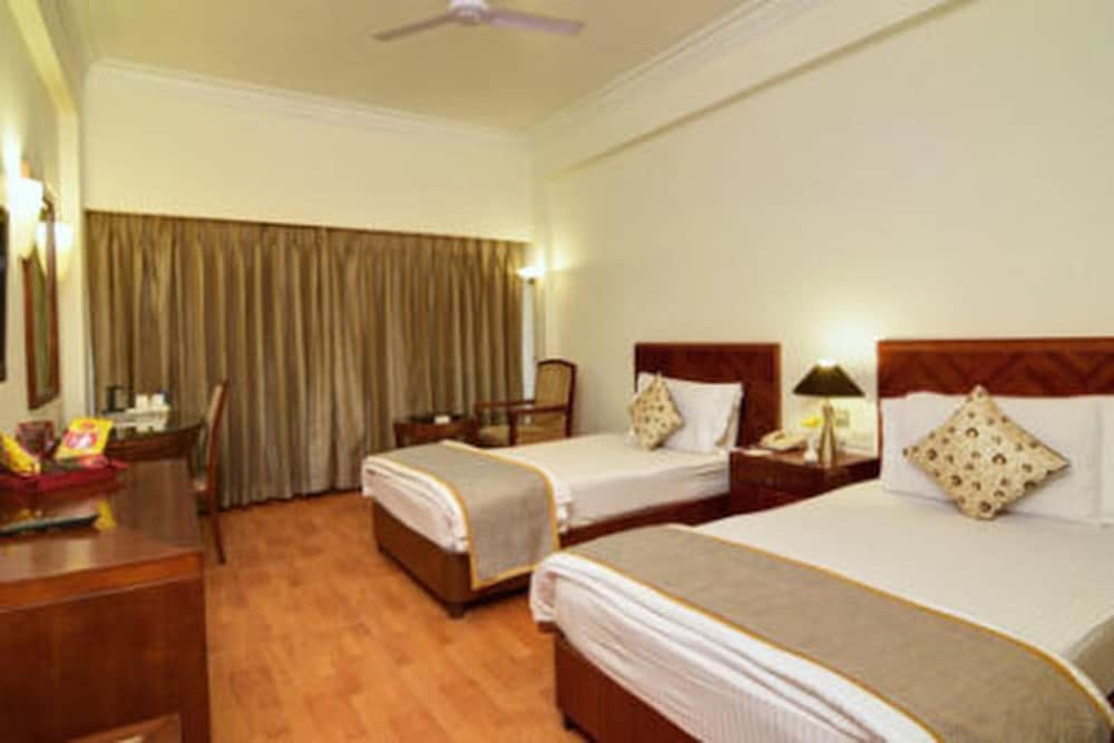 Hotel Chanakya Patna 8/34