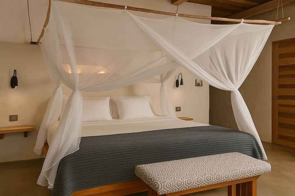SUITE, KING BED, PRIVATE POOL