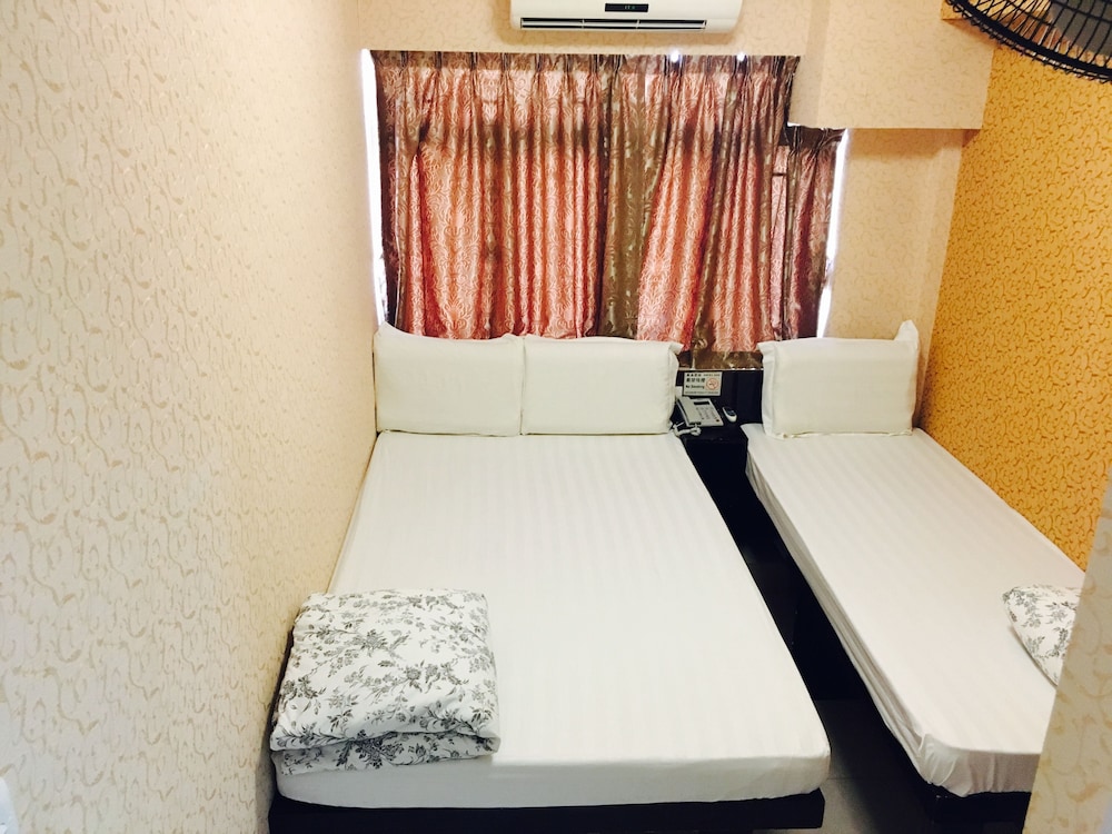 Modern Hotel 13/76