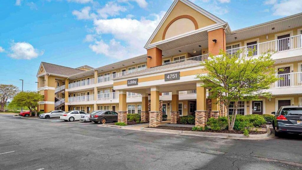 Studio 6 Extended stay Huntsville, AL - US Space & Rocket Center 40/46