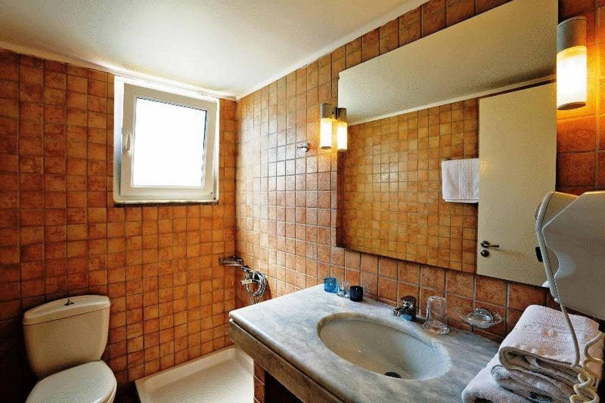 APARTMENT 1 BEDROOM