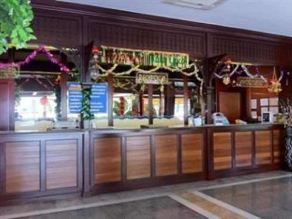 River Grand Hotel Hat Yai 6/40