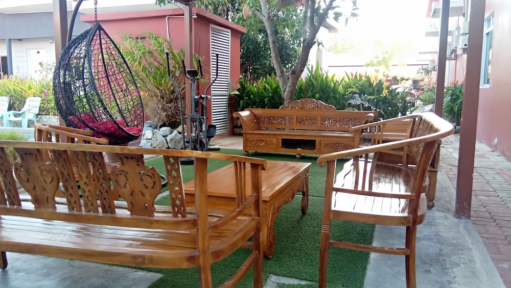 Dlima Beach Inn 51/66