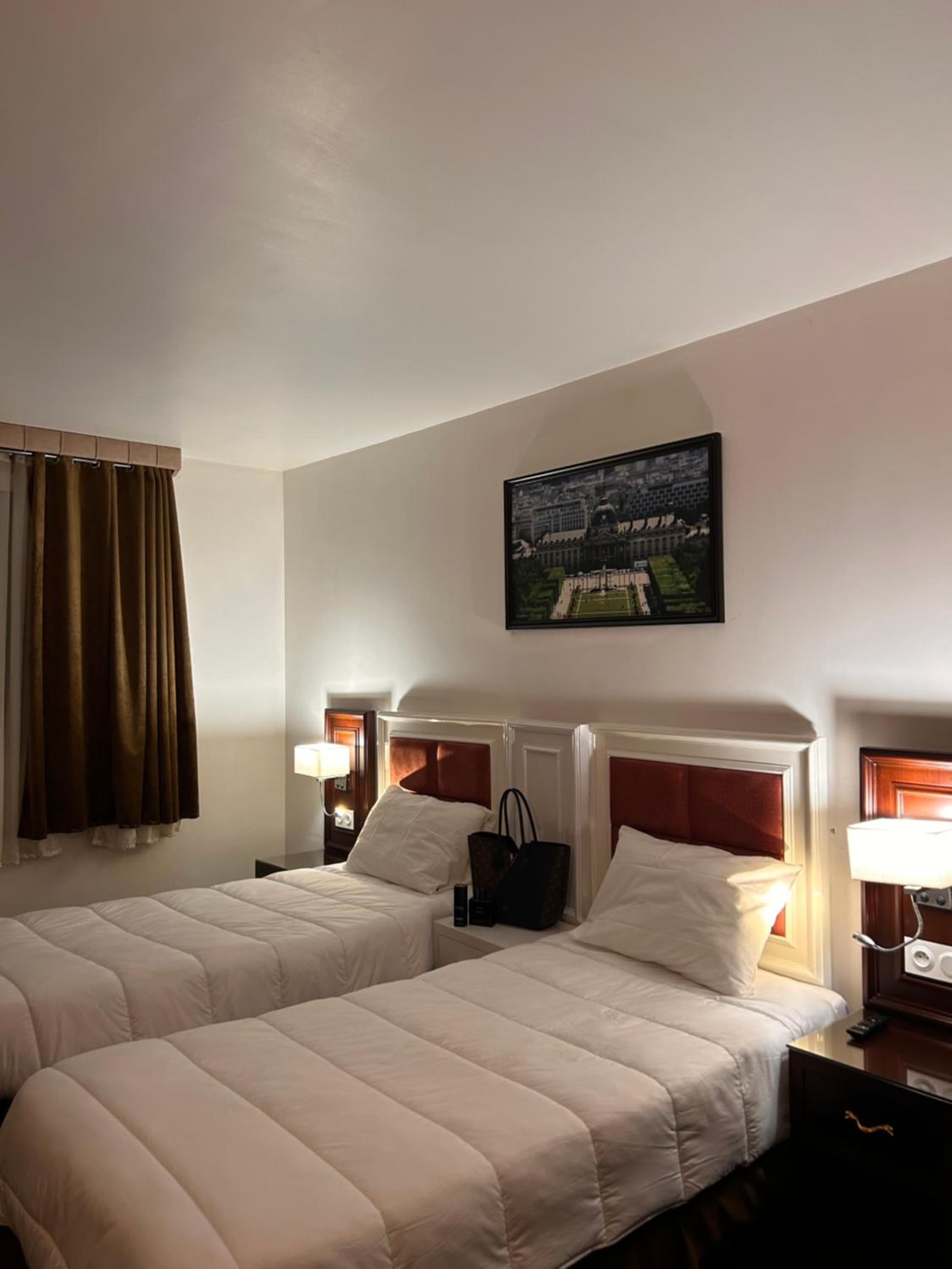 Hotel Grand Paris 7/40