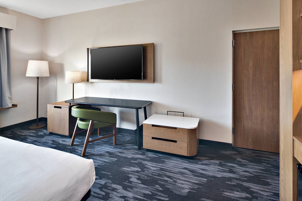Fairfield Inn & Suites by Marriott Columbus New Albany 12/47