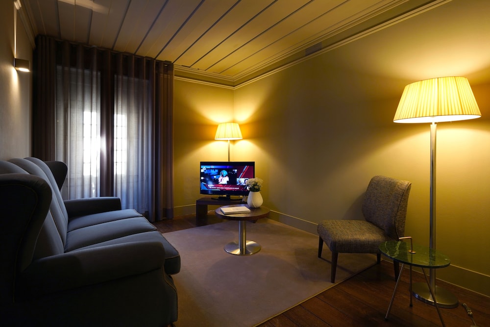 Hotel Da Oliveira 29/48