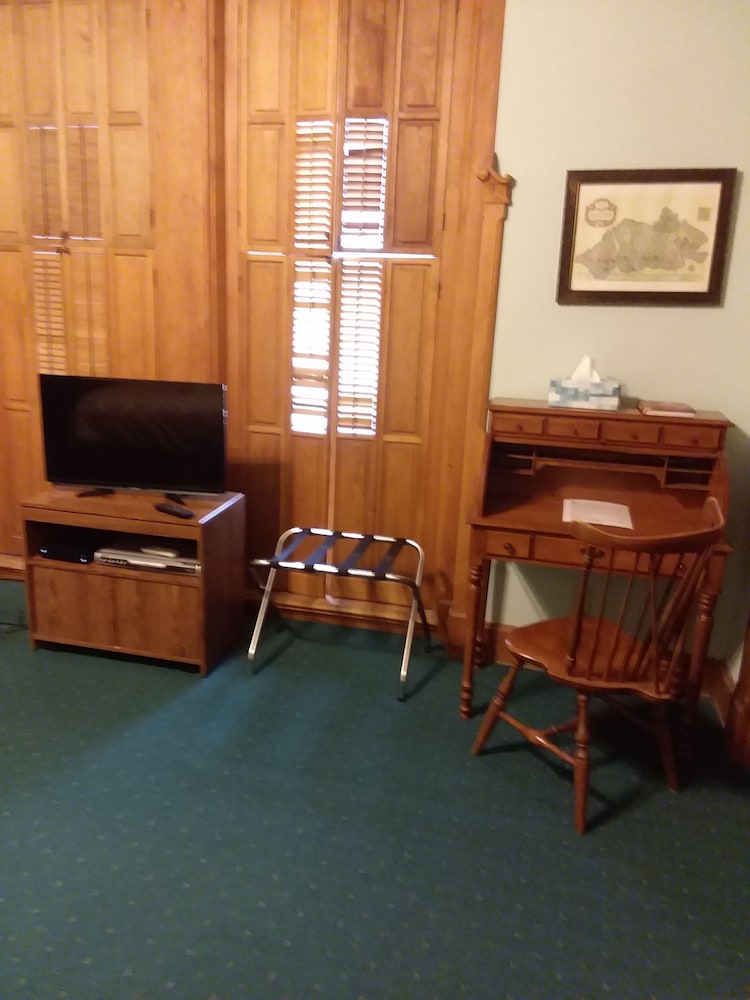 Inn Port Lodging 28/39