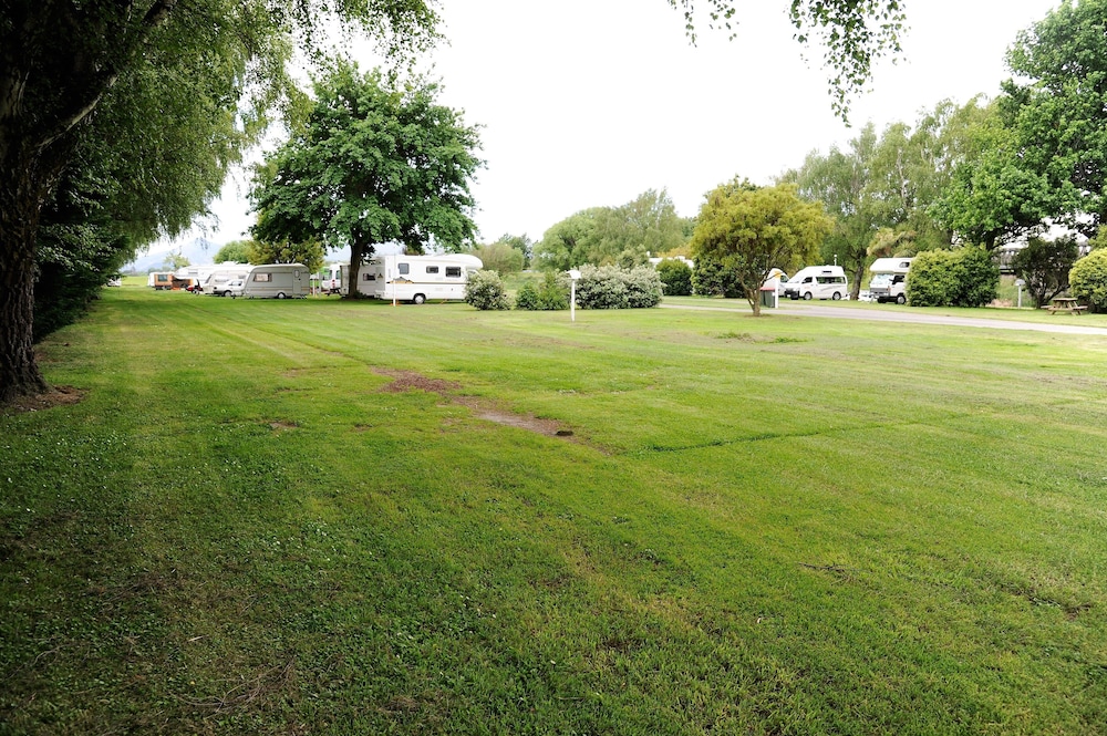 Blenheim TOP 10 Holiday Park 53/56