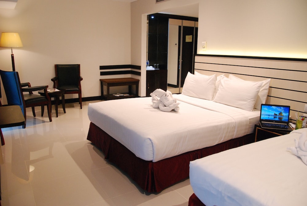 Pacific Palace Hotel 26/67