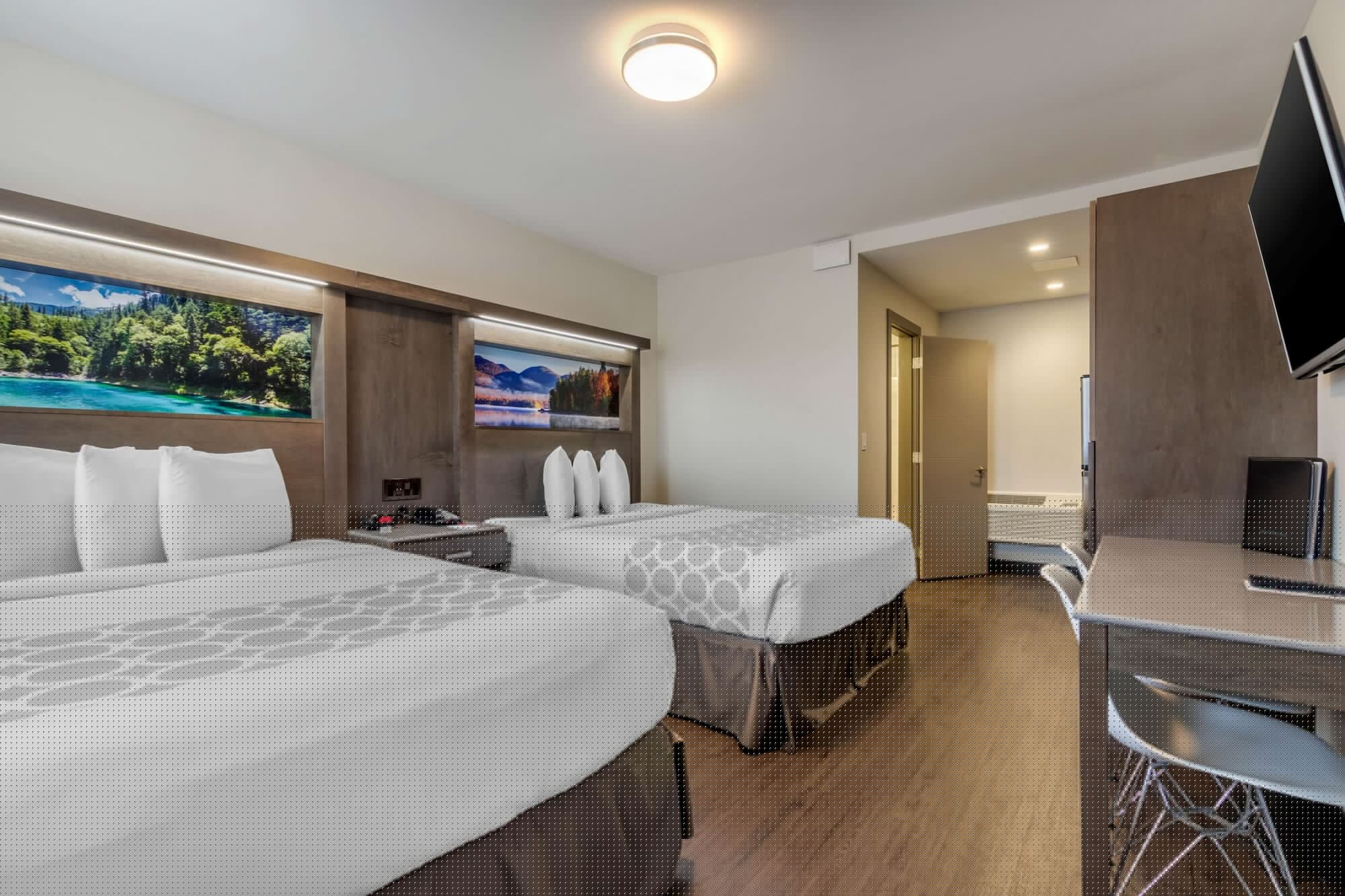 Efficiency, 2 Queen Beds, Kitchen