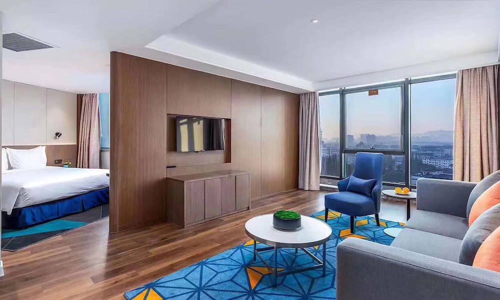 Holiday Inn Express Wuhan Optical Valley 25/63