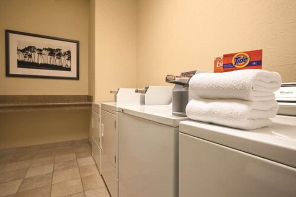 Country Inn and Suites By Radisson Beckley WV 25/65