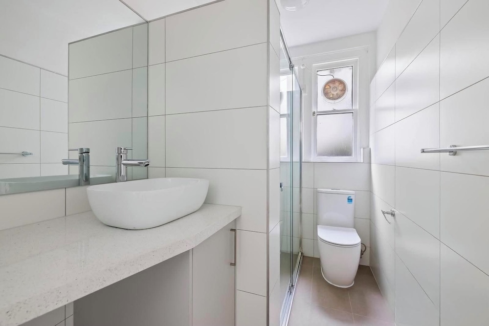 Knightsbridge Apartments 53/60