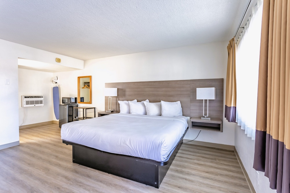 Coastal Breeze Inn Morro Bay Ca 18/47