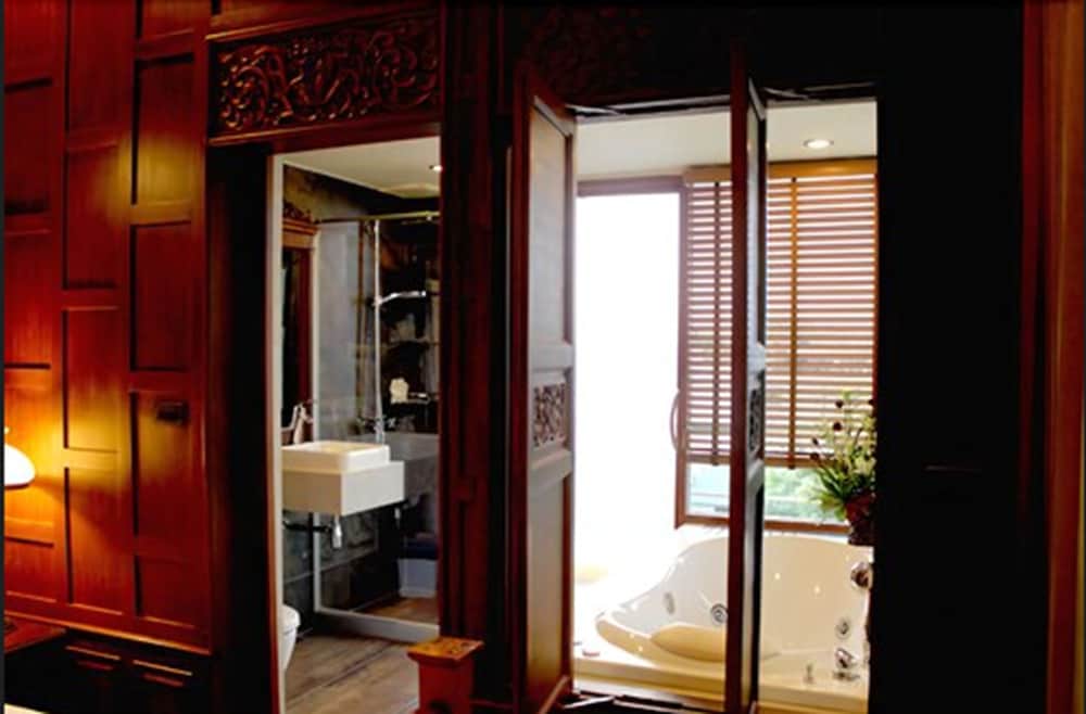Lamphu Tree House Boutique Hotel 22/70