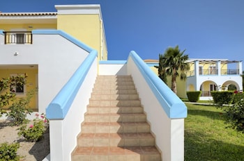 Corali Hotel in Tingaki