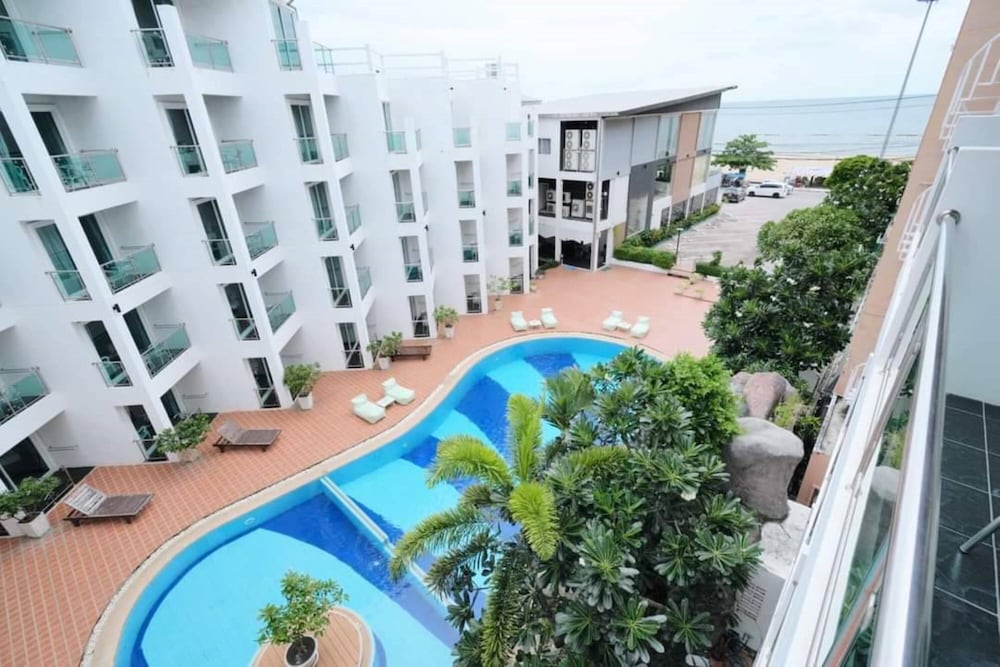 Dragon Beach Resort 2/55