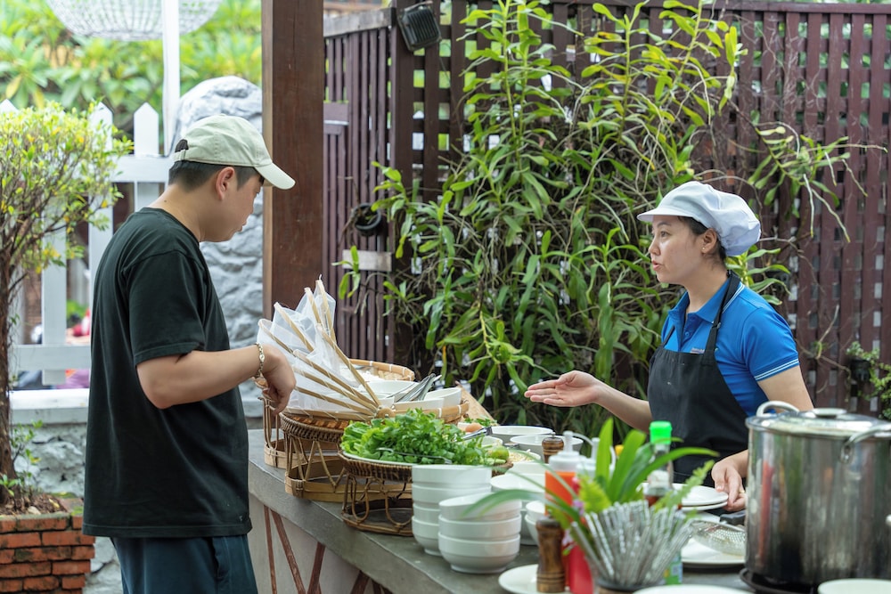 Muangthong Hotel 5/50