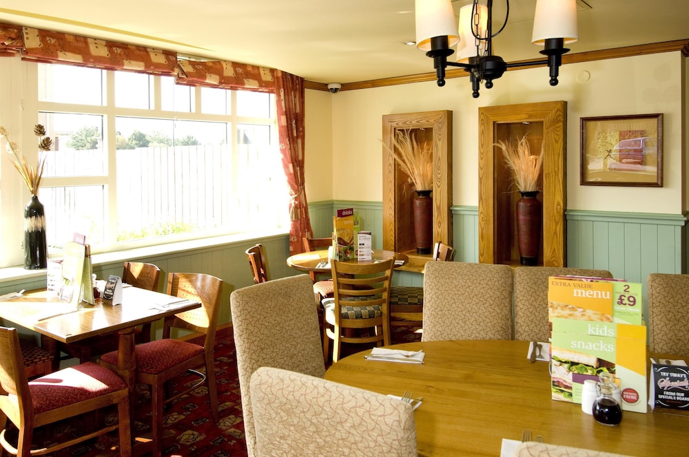 Premier Inn Gloucester Business Park 29/35
