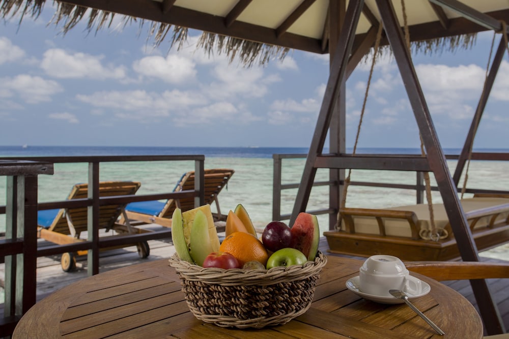 Filitheyo Island Resort 140/151