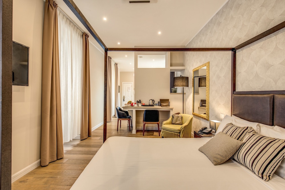 Hotel 87 Eighty-seven 15/72