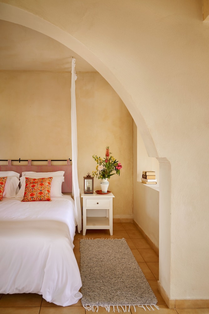 Village Heights Resort 25/63