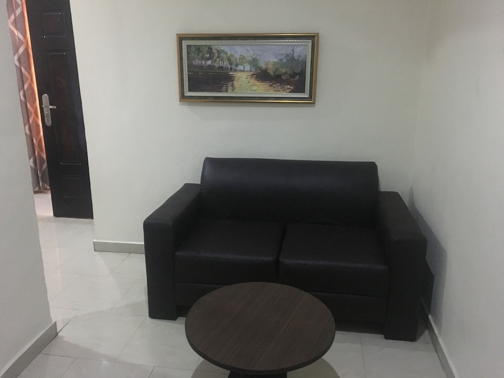 Mayors Diplomat Suites Opebi 27/48