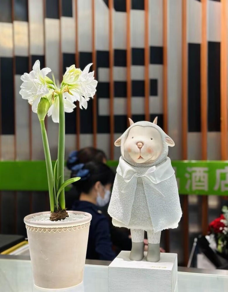 Spring Time Hotel 27/50