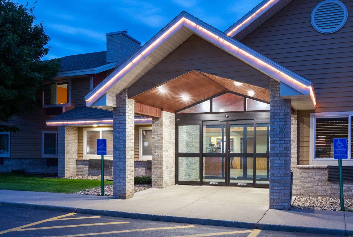 Americinn By Wyndham Sartell 2/32