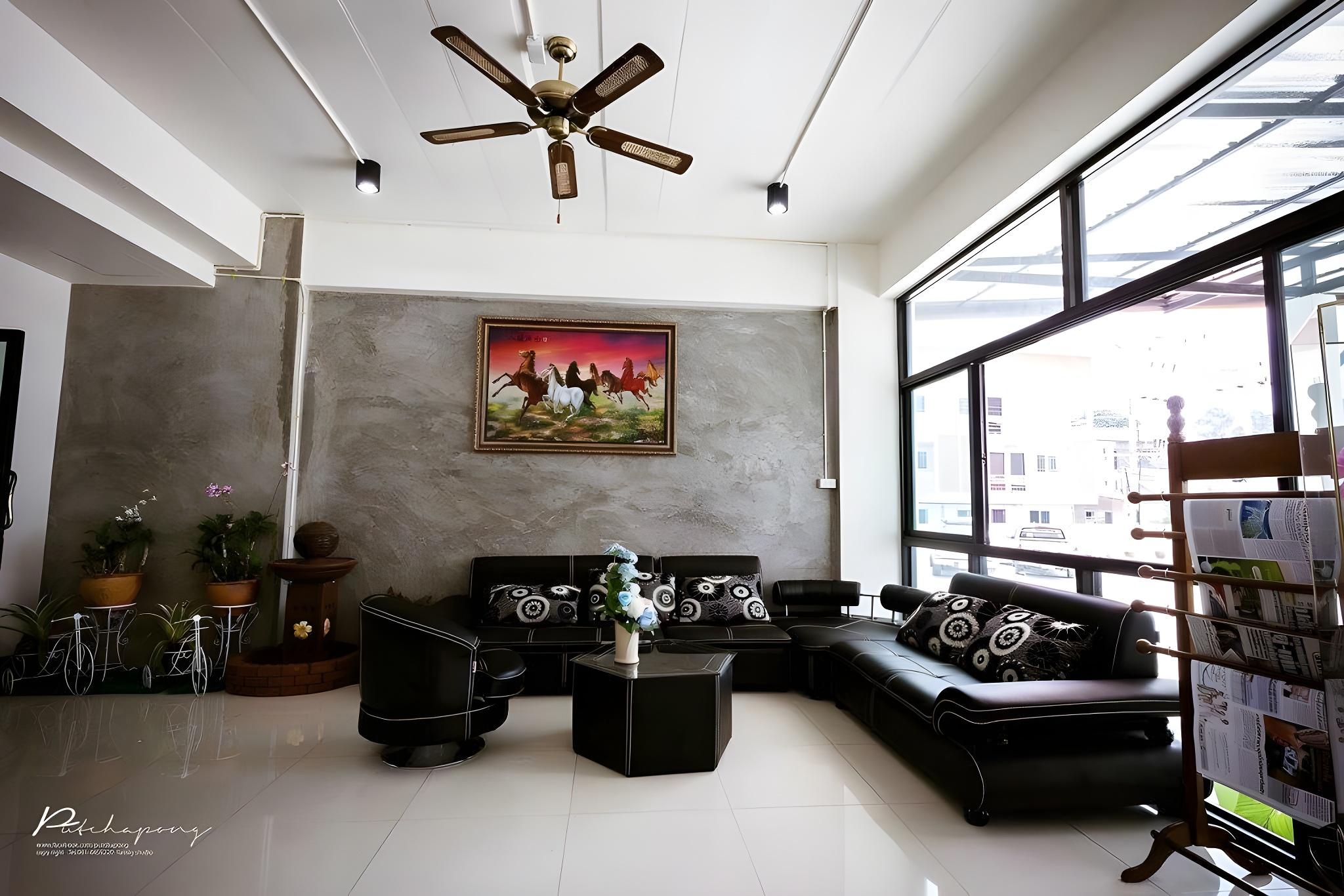 Pornsiri Hotel Sisaket 28/35