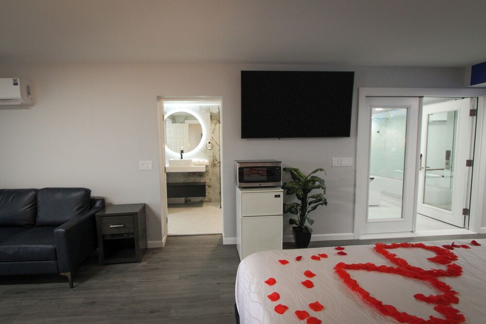 Envi Boutique Hotel 49/74