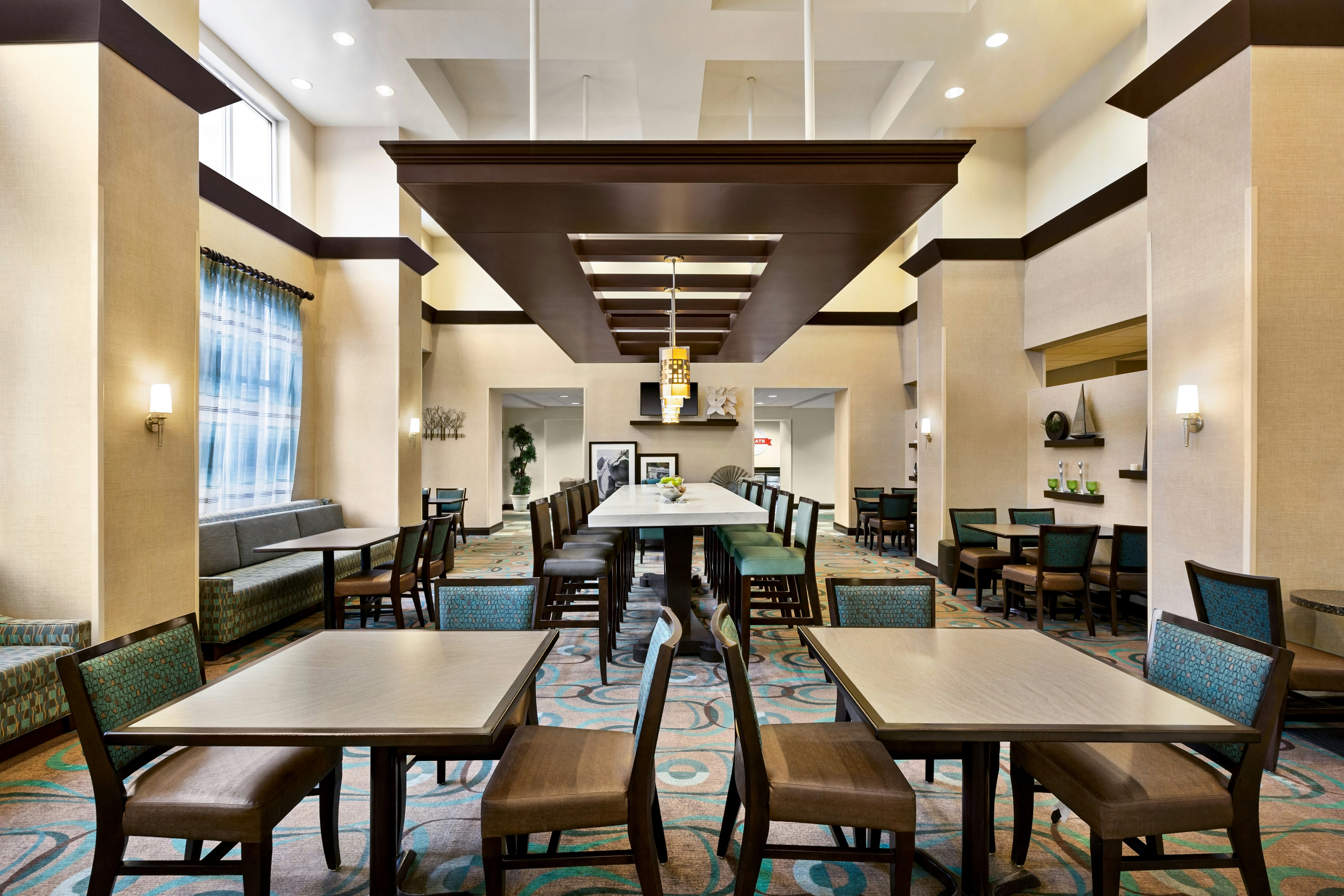 Hampton Inn & Suites Atlanta Airport West/Camp Creek Pkwy 28/41