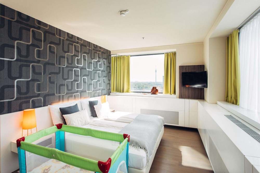 1 BEDROOM, APARTMENT