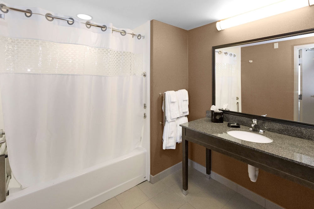 Hampton Inn Butler 13/40