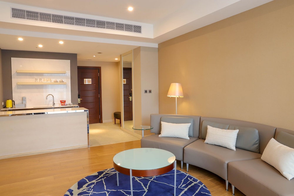 GRAND VICTORIA HOTEL 45/73