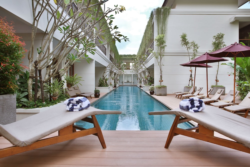 Seminyak Lagoon All Suites Hotel 42/47